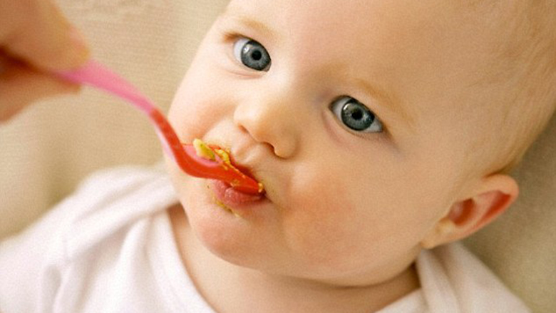 Udhëzimet e reja: Fëmijëve jepuni kikirikë që katërmuajsh, parandalon alergjitë