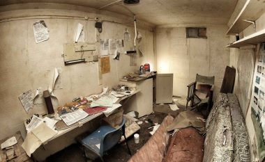 Pamje rrëqethëse: Brenda bunkerit që u ndërtua për “fundin e botës” (Foto)