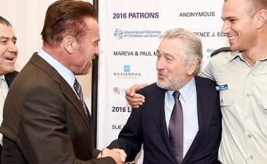 De Niro refuzon Arnoldin: Nëse je me Trumpin, nuk fotografohem me ty! (Foto)