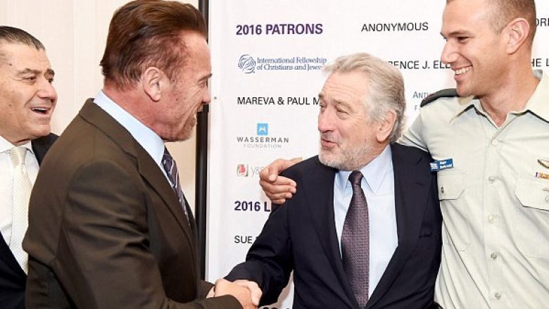 De Niro refuzon Arnoldin: Nëse je me Trumpin, nuk fotografohem me ty! (Foto)