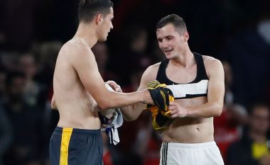 Gjest i bukur nga Xhaka, i uron fat Kosovës (Foto)