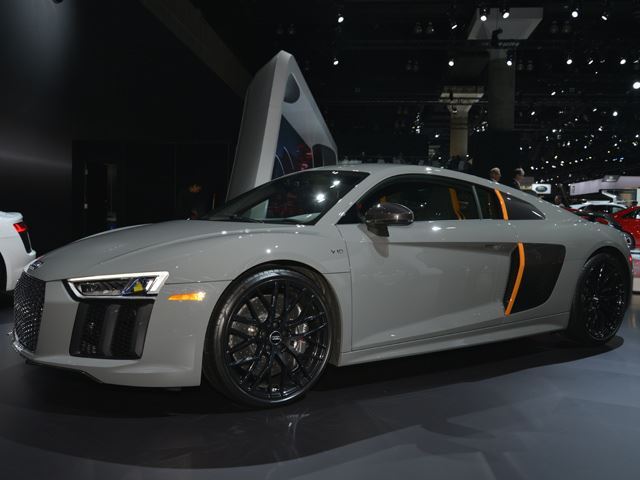 audi-r8-do-te-kete-lasere-qe-ndriqojne-deri-ne-600-metra-largesi-foto-3