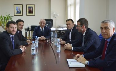 Ministri Zharku takoi Bordin e Autoritetit Rregullativ të Hekurudhave