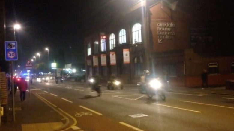 Banda e motoçiklistëve bllokojnë qytetin duke lëvizur me shpejtësi (Video)