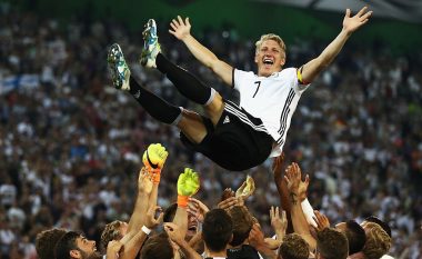 United i jep miliona për tu larguar, Schweinsteiger merr një tjetër ofertë të lartë financiare