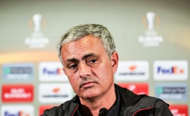 Zyrtare: Gjobë dhe suspendim për Mourinhon