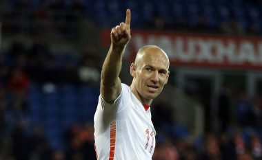 Holanda kalon në epërsi ndaj Luksemburgut me golin e Robben (Video)
