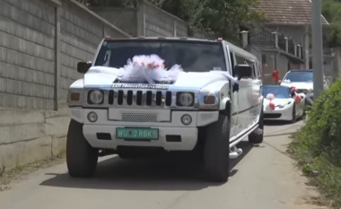 Dasma kosovare me makina superluksoze, ata që i panë mbetën gojëhapur! (Video)