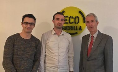 Ambasadori holandez, Wouter Plomp, vizitoi zyrat e Eco Guerilla-së