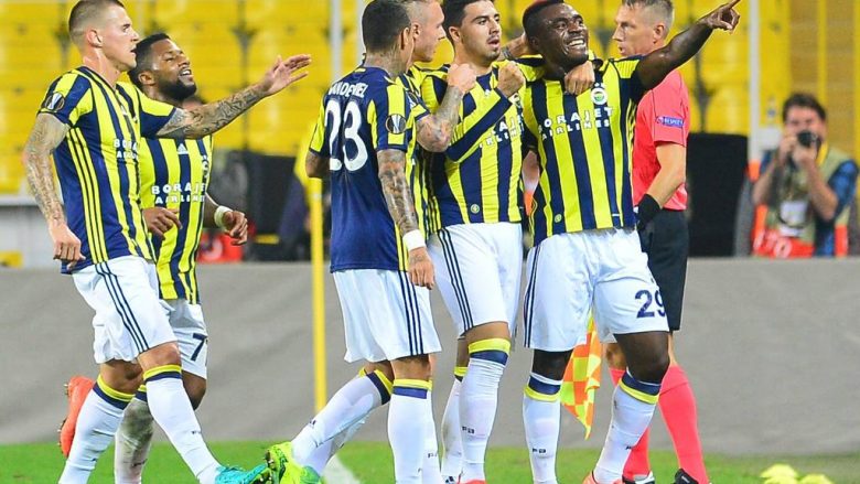 Tjetër gol i mrekullueshëm nga Fenerbahce, United po turpërohet në Turqi (Video)