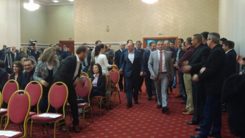 ‘OBRM Maqedoni’ do të jetë emri i koalicionit në mes Georgievskit, Angellovit dhe Boshkoskit