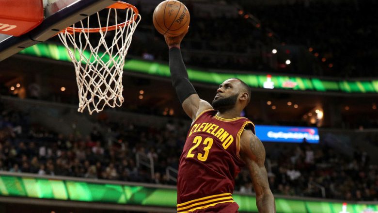 ‘Mbreti’ James me rekord të ri pikësh në NBA