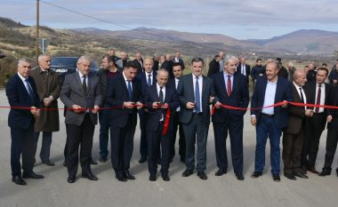 Përurohen disa projekte infrastrukturore në Kamenicë e Novobërdë