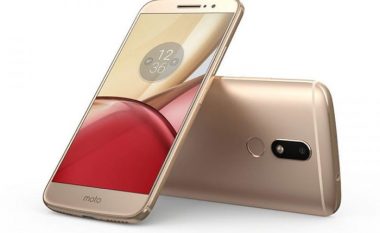 Moto M pozon për kamera, shfaqet në media