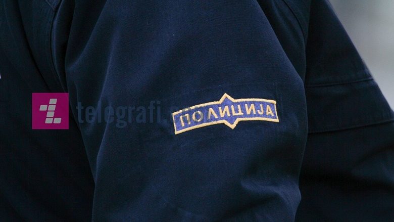 Sulmohen fizikisht policët në Gostivar