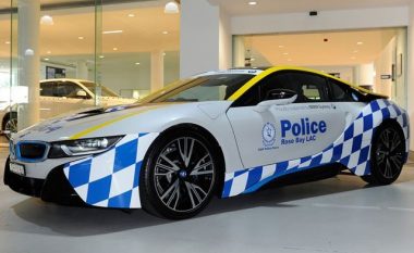 Policët pajisen me BMW i8, për t’ju vënë pas shoferëve të pakujdesshëm! (Foto)