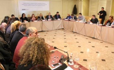 Qasja në dokumentet publike, sfidë për mediat në Kosovë