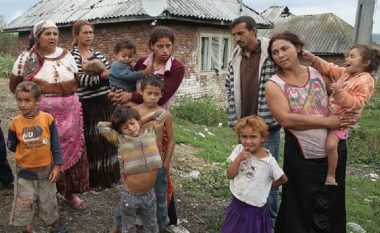 Pesë familjeve rome në Shkup u rrezikohet e ardhmja (Video)