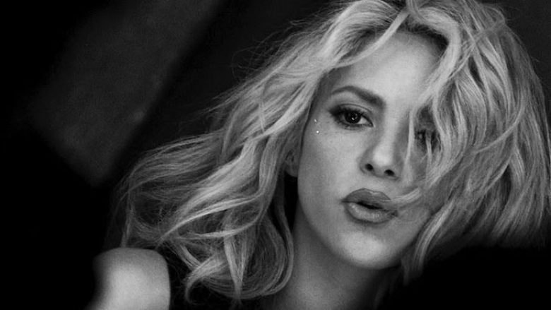 Shakira vjen me një videoklip ku shfaqet atraktive (Video)
