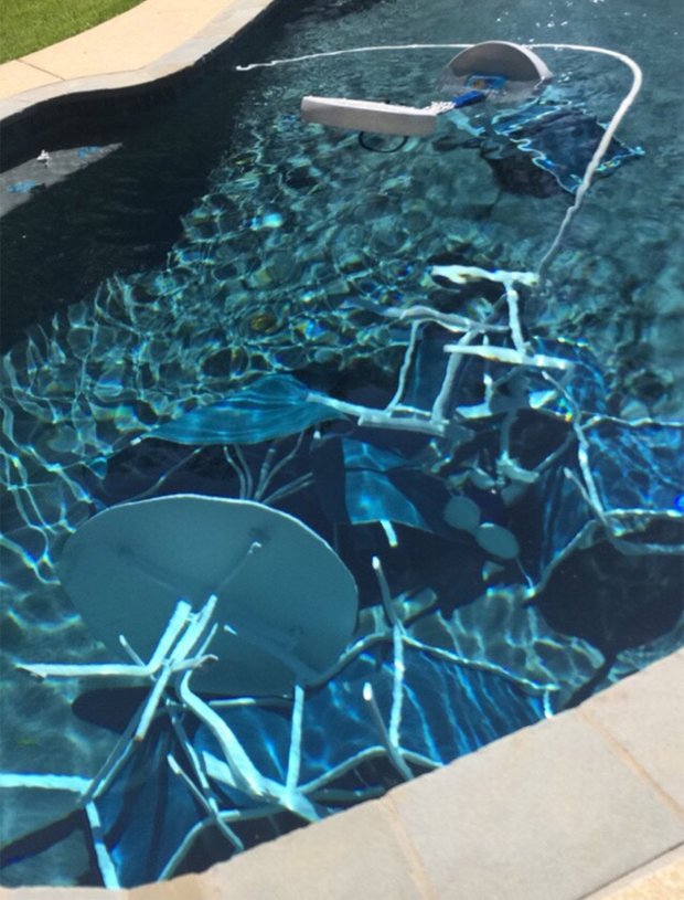 chairs-underwater-10-imgur.jpg