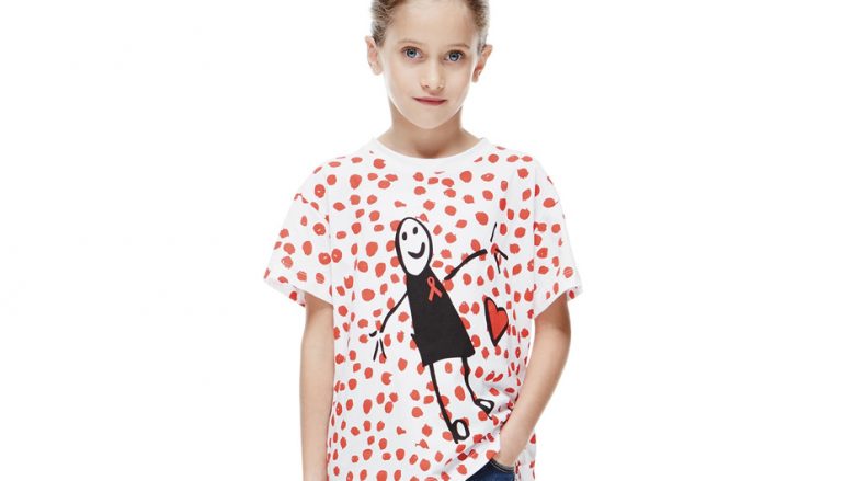 Pesëvjeçarja Harper Beckham dizajnon bluza për një qëllim madhor