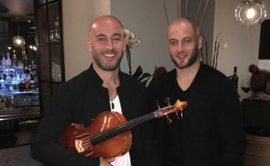 Adrian Gaxha tregon aftësitë e shkëlqyera të vëllait në violinë (Foto)