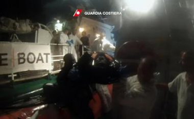 Shkaku i mbingarkesës së anijes, mbyten 239 emigrantë
