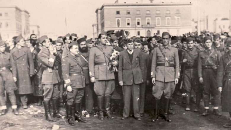Masakra e Tiranës në 1944, si i vrau Enver Hoxha shokët e Liceut