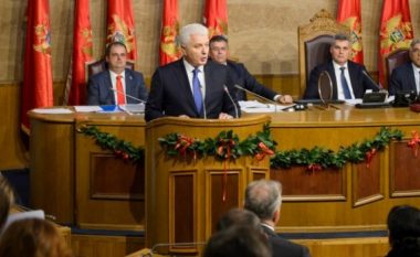 Mali i Zi bëhet me qeveri të re, shqiptarët marrin një ministri