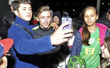 Anzhi përdorë Bernard Berishën për t’i ftuar tifozët në stadium (Foto)