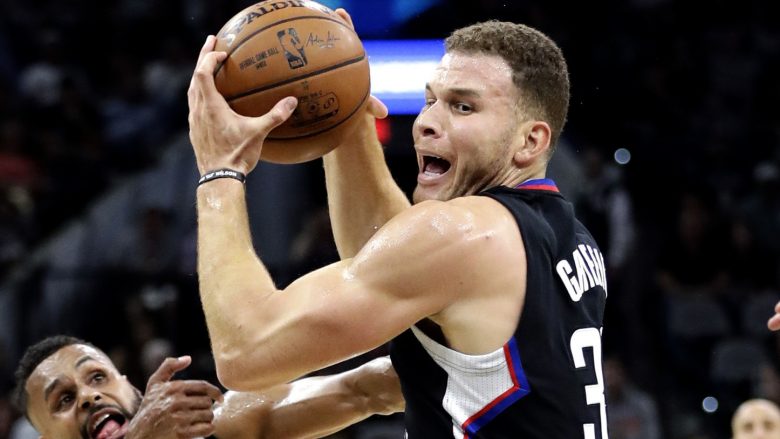 Fitore e vështirë e Golden State, Clippers mban kreun (Video)