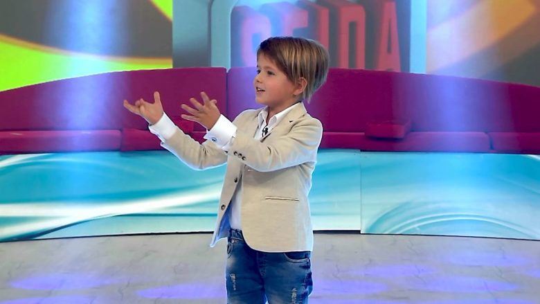 Moderatori më i ri Omer Rexhepi këtë të dielë vjen në “Super Sfida Junior” (Foto)