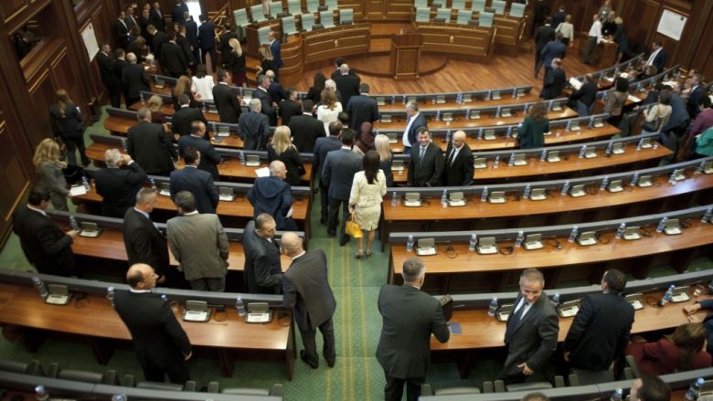 Koalicioni pa legjitimitet, Kuvendi në krizën më të madhe