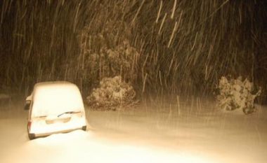 Bie bora e parë në Shkup, sonte priten reshje të borës në të gjithë territorin