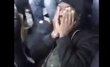 Emocionuese, vëllai i Moise Kean nuk i mban dot lotët kur futbollisti debuton me Juventusin (Video)
