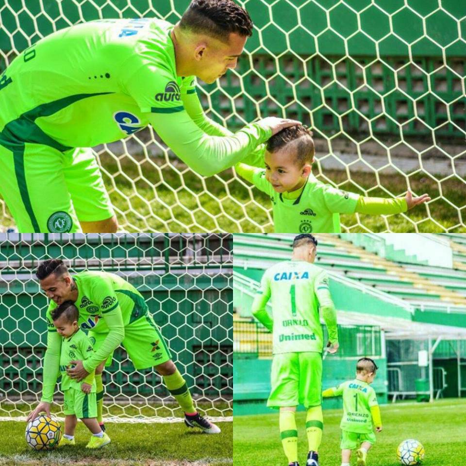 Foto që thyen zemrat e secilit - portieri Danilo duke ia mësuar zejen e portierit djalit të tij të vogël. A do ta ndjek ai shembullin e babait dhe të bëhet hero i vendit të tij? Foto: Facebook