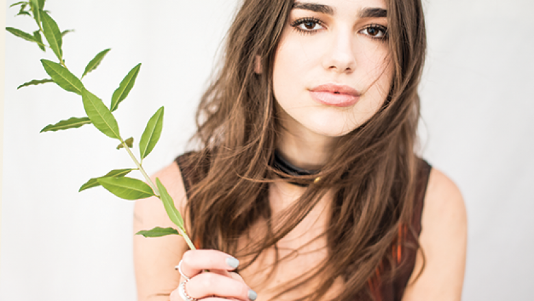 Dua Lipa për revistën njujorkeze zbulon se çka ka punuar para se të bëhet e famshme? (Foto)