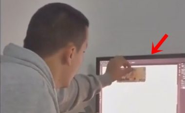Shqiptari vendos një kartmonedhë në ekranin e kompjuterit, por ndodh ‘mrekullia’ (Video)
