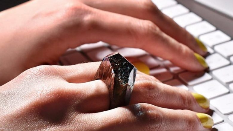 Dëshironi të propozoni martesë? Këto janë ndër unazat më të bukura në botë (Foto)