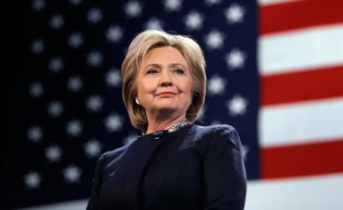Çka nënkupton veshja e Hillary Clinton pas humbjes? (Foto)