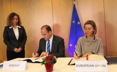 Hoxhaj e Mogherini nënshkruajnë marrëveshjen për qasjen në programet e BE-së