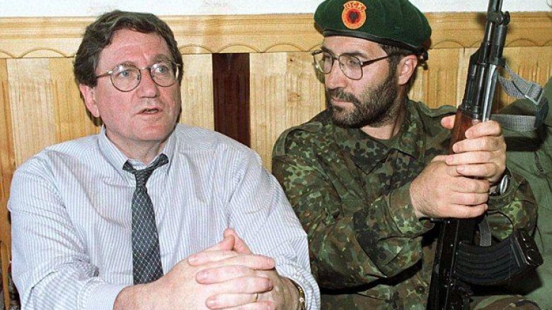 Christopher Hilli rrëfen momente të luftës në Kosovë dhe çfarë i tha Milosheviqi pas takimit me UÇK-në (Foto/Video)