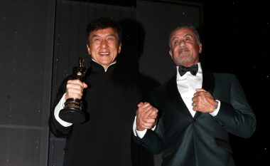 Pas 56 vitesh karrierë, mbi 200 filma të xhiruar dhe shumë kocka të thyera – Jackie Chan merr Oscar (Foto)