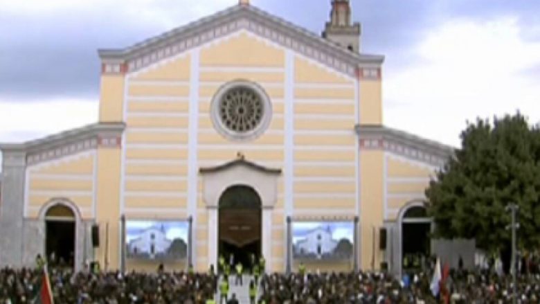 Mbahet mesha solemne e lumturimit të 38 martirëve të Kishës Katolike