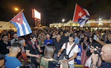 Kubanezët festojnë për vdekjen e Fidel Castros