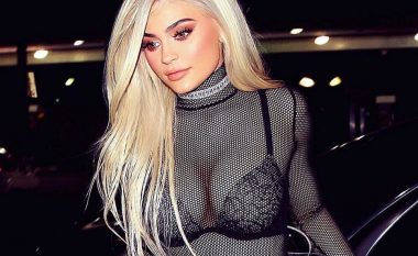 Në ndërkohë në ‘botën e Kardashianëve’, Kylie shfaqet pa asnjë rrobë në trup (Foto, +16)