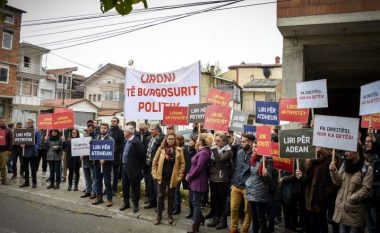 Para Burgut të Prizrenit, Vetëvendosje dje kërkoi lirimin e Deharit – studentit të shkëlqyer të Mjekësisë (Video)