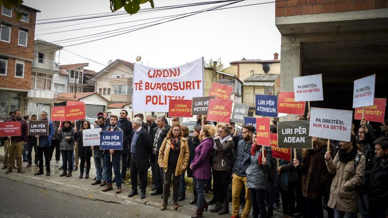 Para Burgut të Prizrenit, Vetëvendosje dje kërkoi lirimin e Deharit – studentit të shkëlqyer të Mjekësisë (Video)
