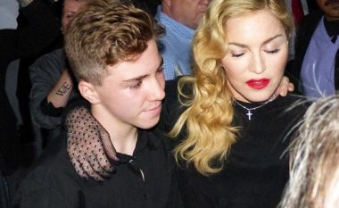 Ritchie nënës Madonna: Jam i lumtur që nuk po luajë me ty