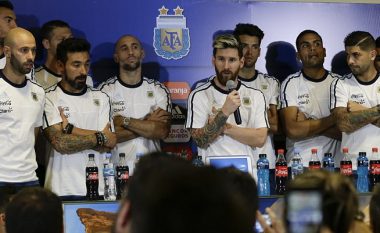 Lavezzi akuzohet për përdorim kanabisi, Messi si kapiten me të gjithë skuadrën i dalin në mbrojtje (Video/Foto)
